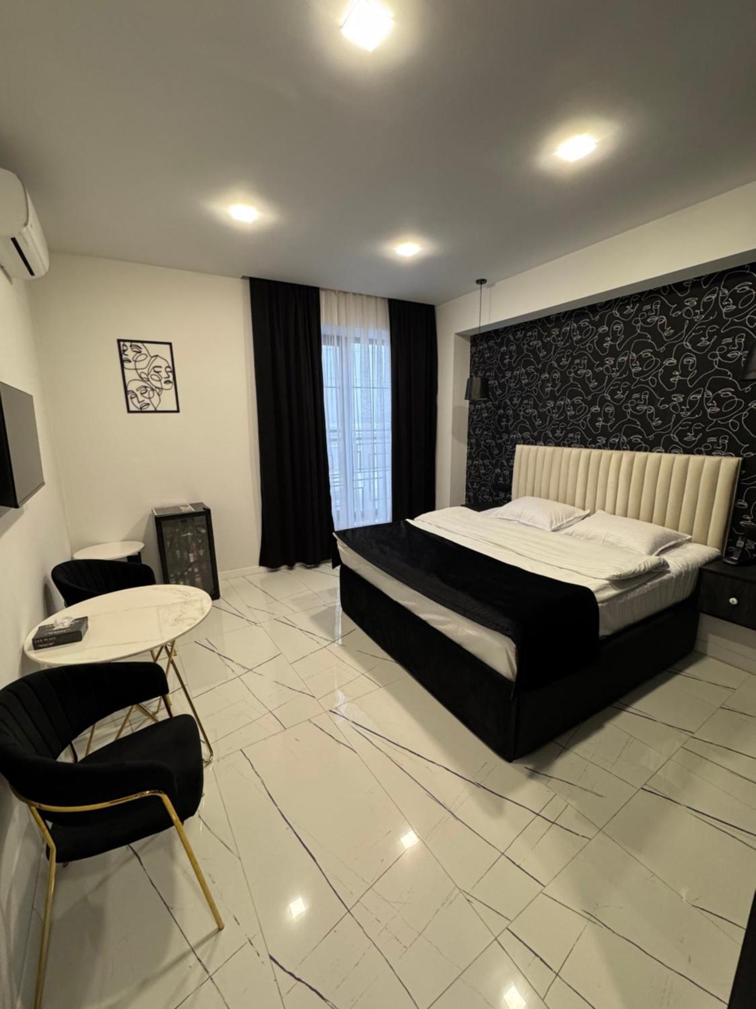 Hotel Lux Plaza P'arak'ar Esterno foto