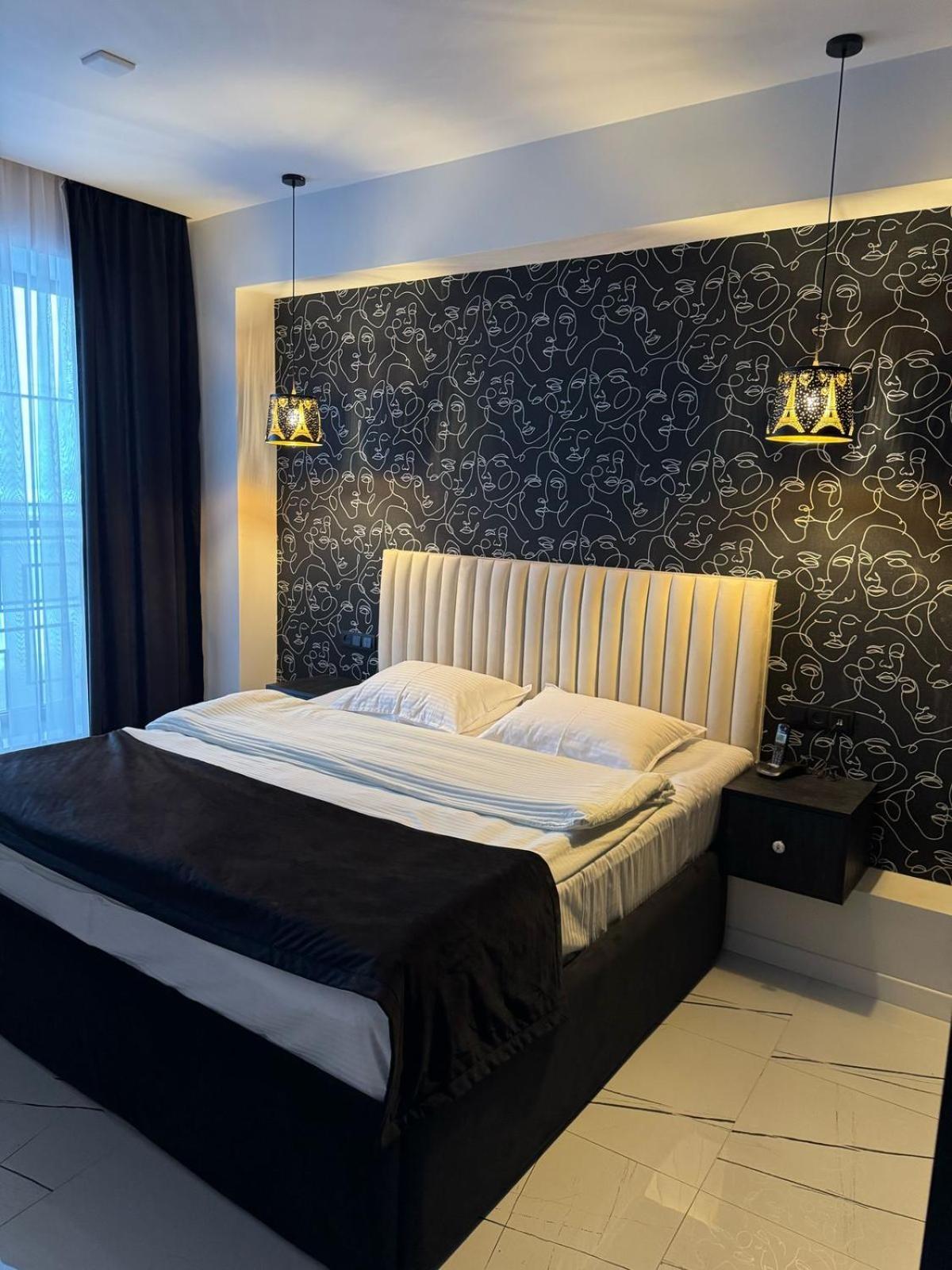 Hotel Lux Plaza P'arak'ar Esterno foto