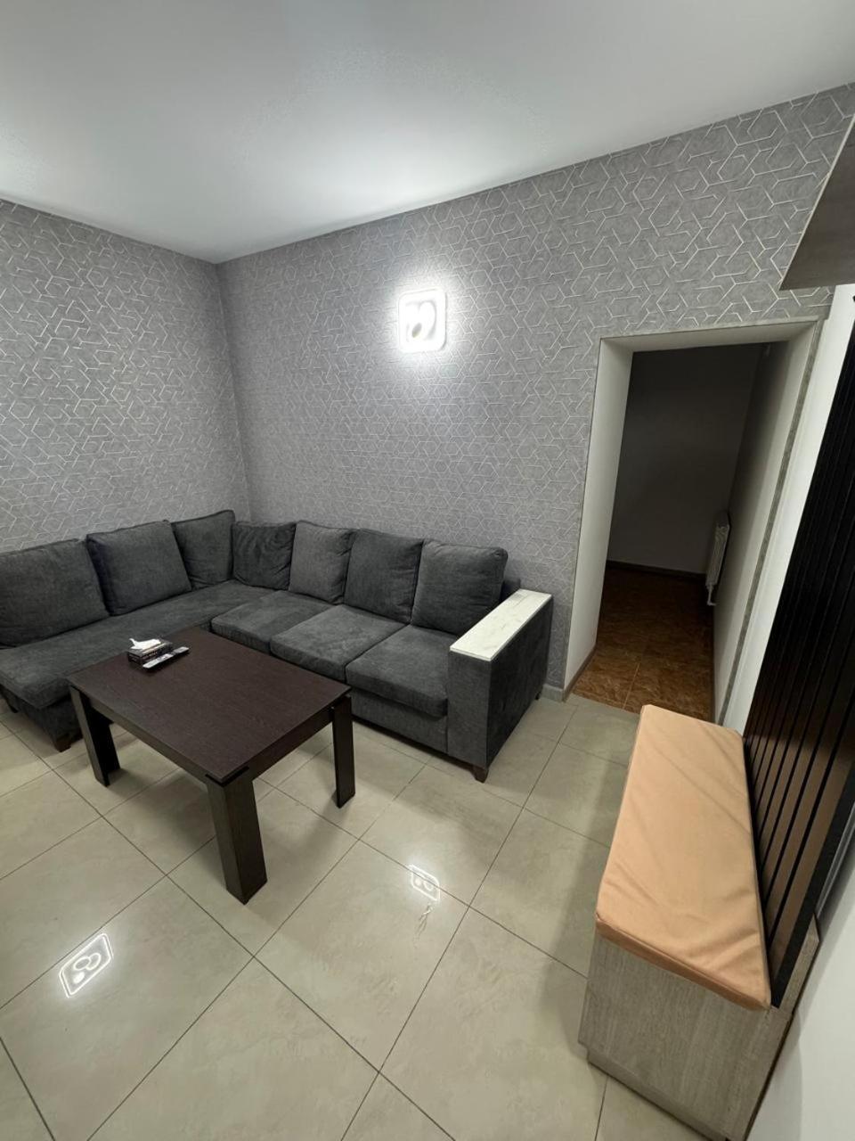 Hotel Lux Plaza P'arak'ar Esterno foto